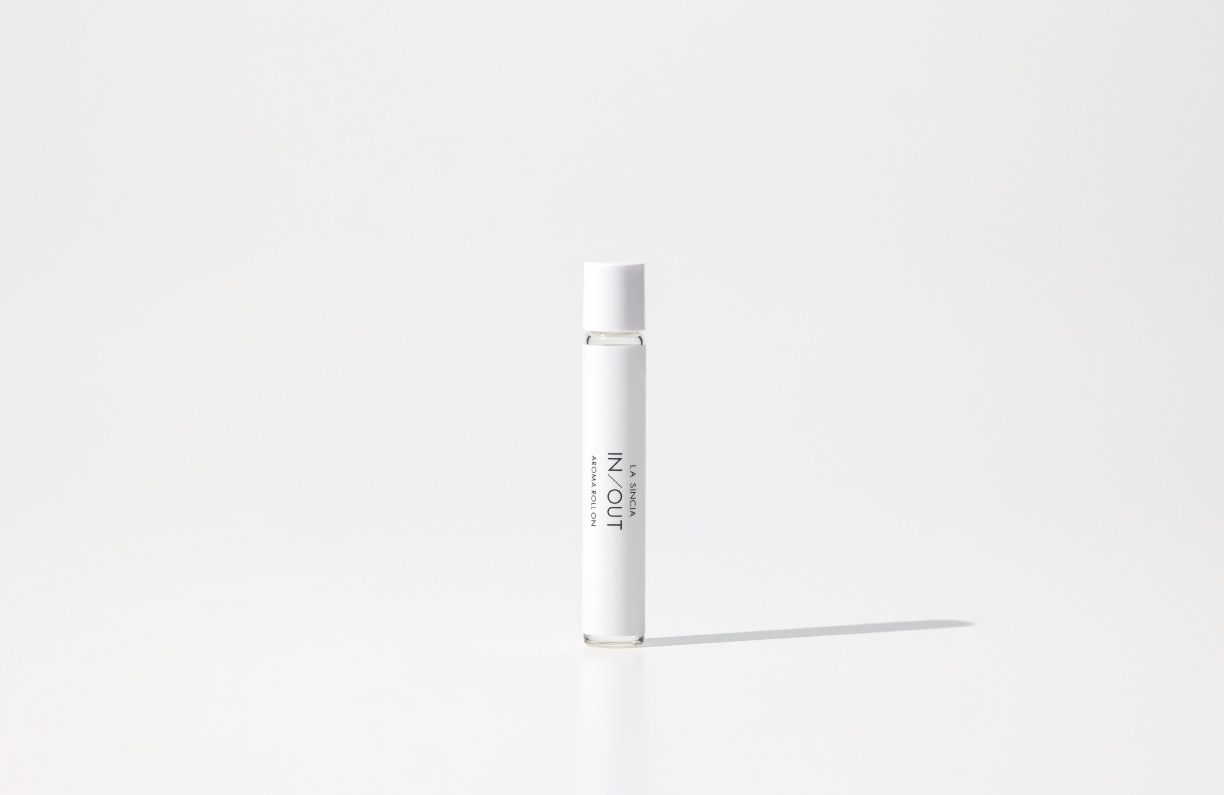 ラシンシア IN/OUT（インアウト） アロマロールオンパッケージ画像