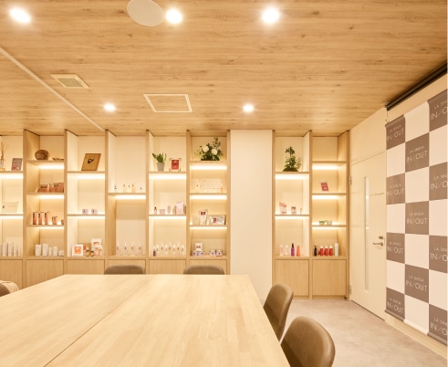 ラシンシア IN/OUT（インアウト） 店内ギャラリー画像