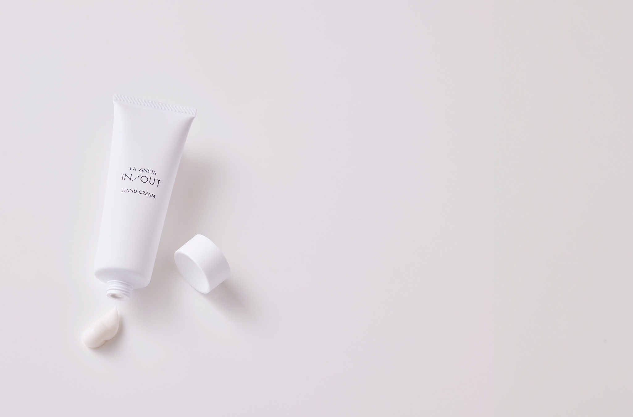 ラシンシア IN/OUT（インアウト）ハンドクリーム画像